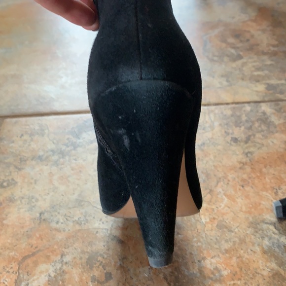 Black ankle booties. Gently worn - Picture 4 of 9